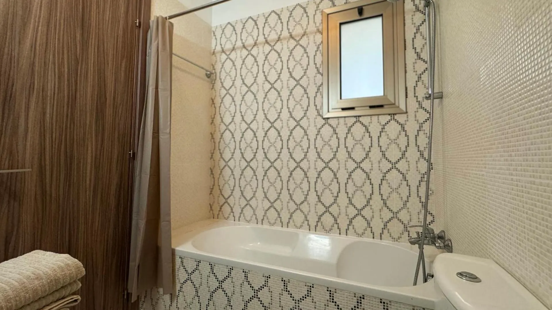 Halcyon Central Apartment Larnaca